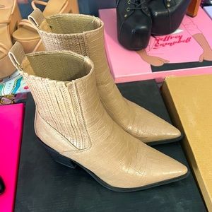 NastyGal Shoe Cult Tan Faux Crocskin Boots 5